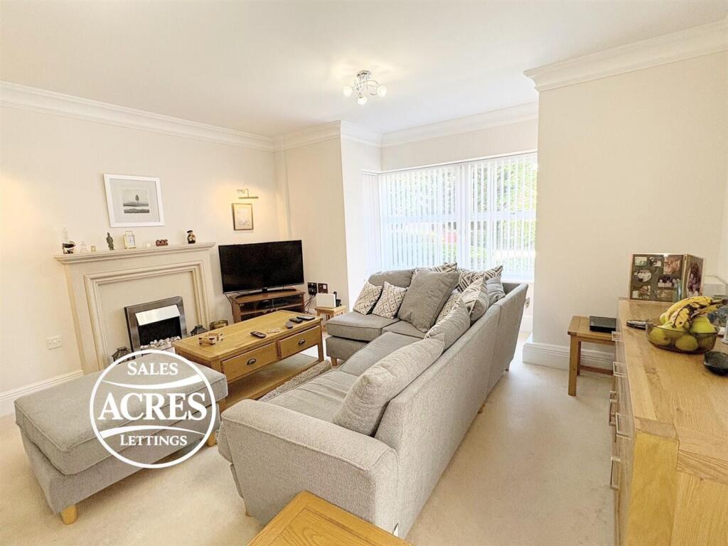Apartment in Birmingham, Maney, Sutton Coldfield - View 2
