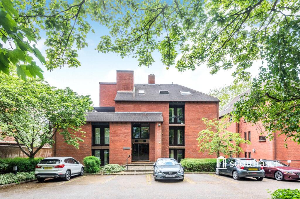 Main image of property: Apsley Court, 318 Woodstock Road, Oxford