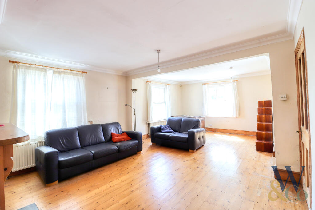 House in Hemel Hempstead - More