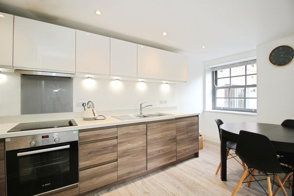 Apartment in Leeds - View 4