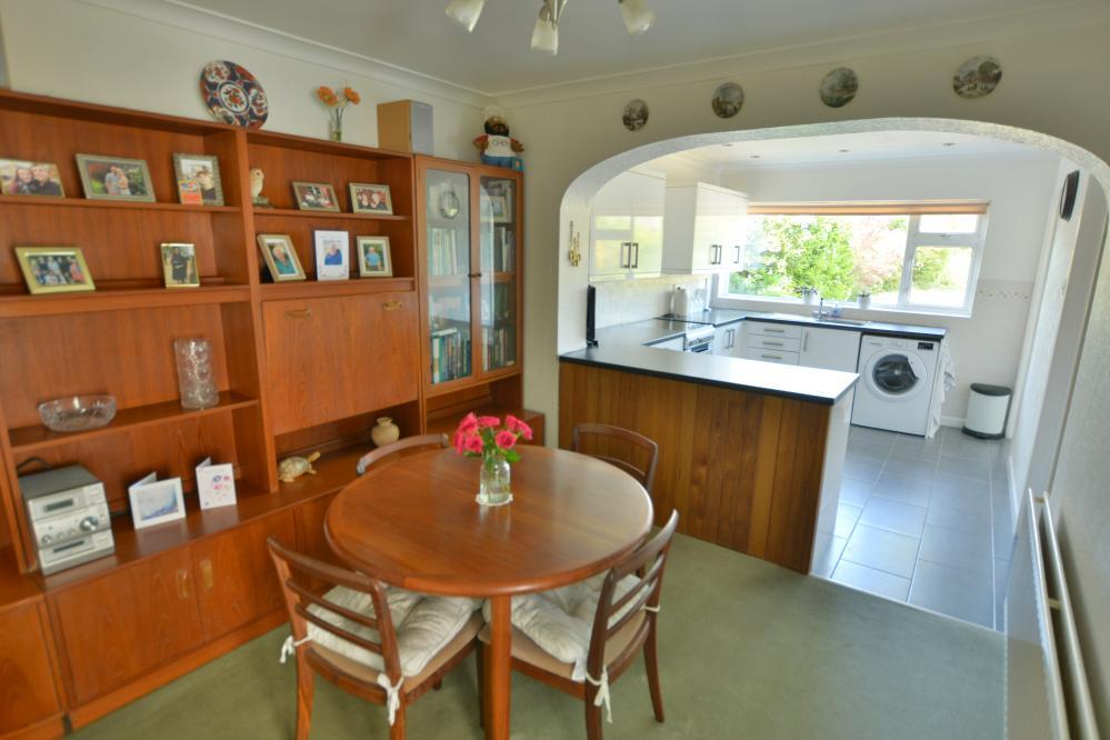 Foxcroft Drive, Colehill, BH21 2LA photo 4