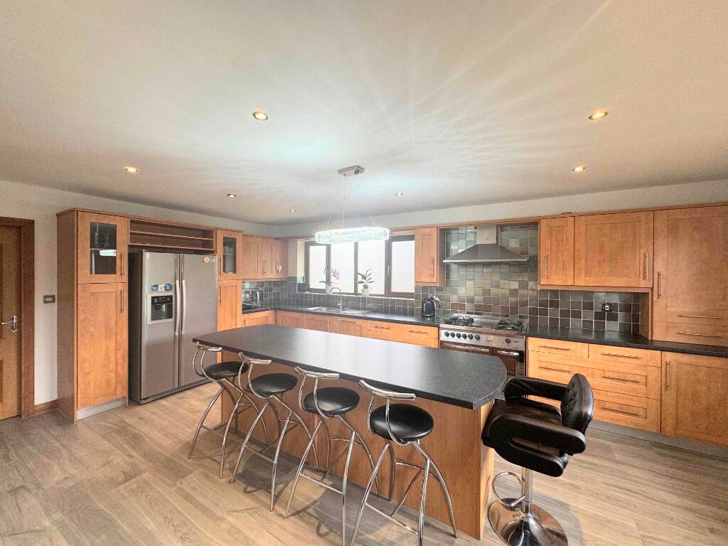 159 Laund Road, Salendine Nook, HD3 3TZ photo 3