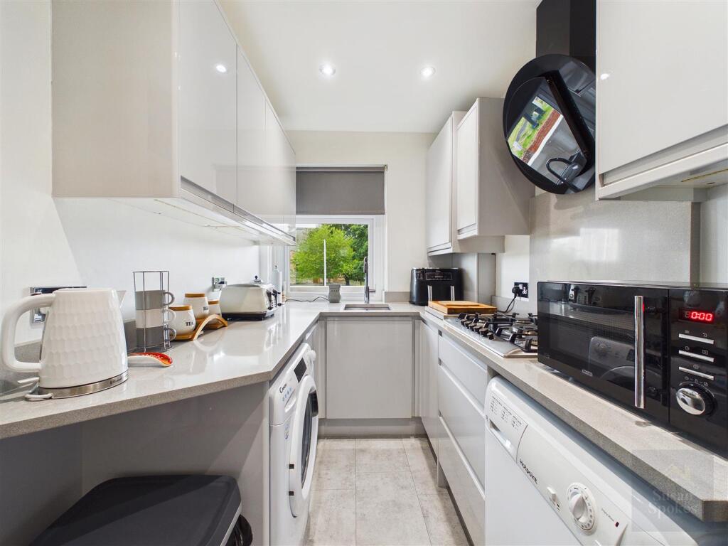 Apartment in Newcastle upon Tyne - View 5