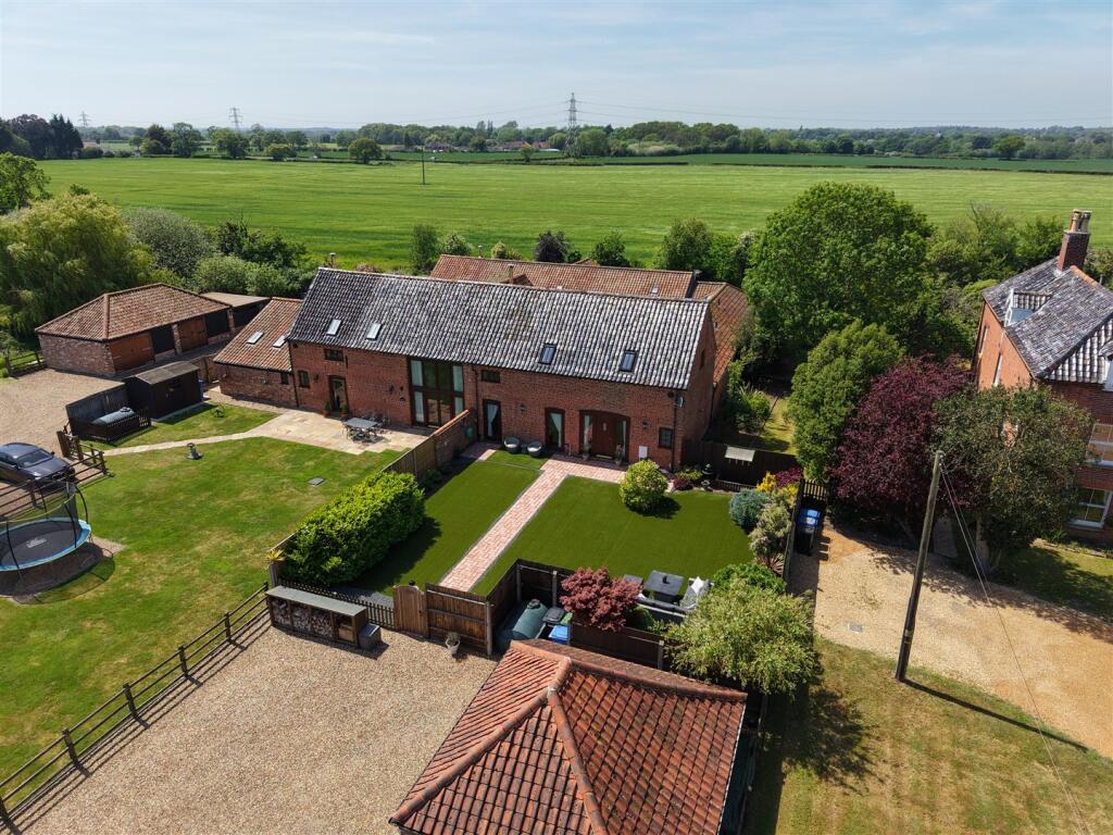 Main image of property: Yarmouth Road, Corton, Lowestoft