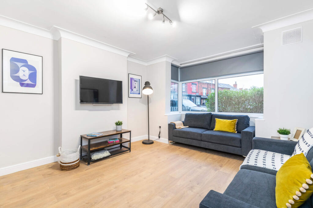 House in Leeds, West Yorkshire - View 3