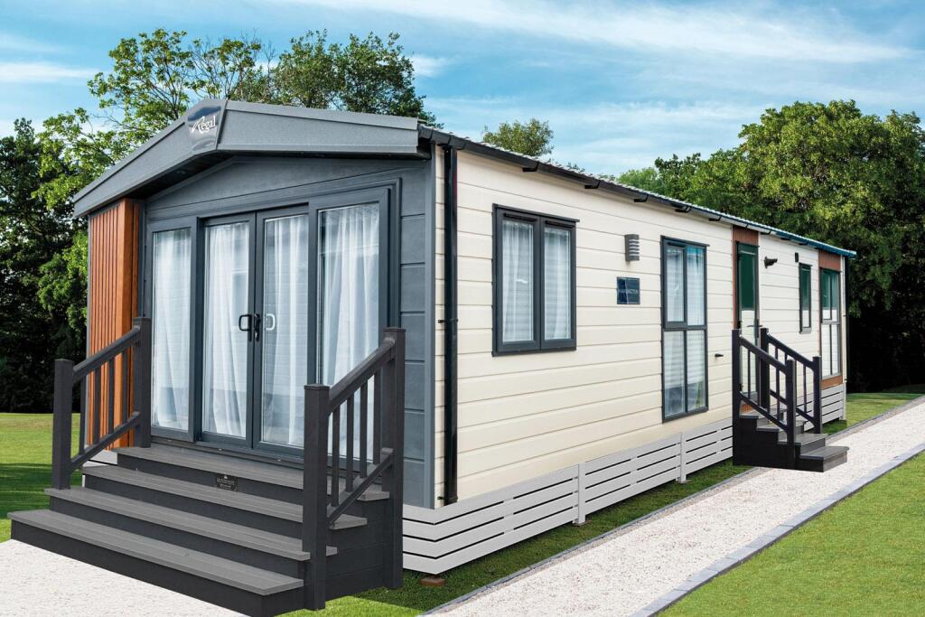 2-bed caravan on Pettaugh Road, Stonham Aspal, Stowmarket, £149,995