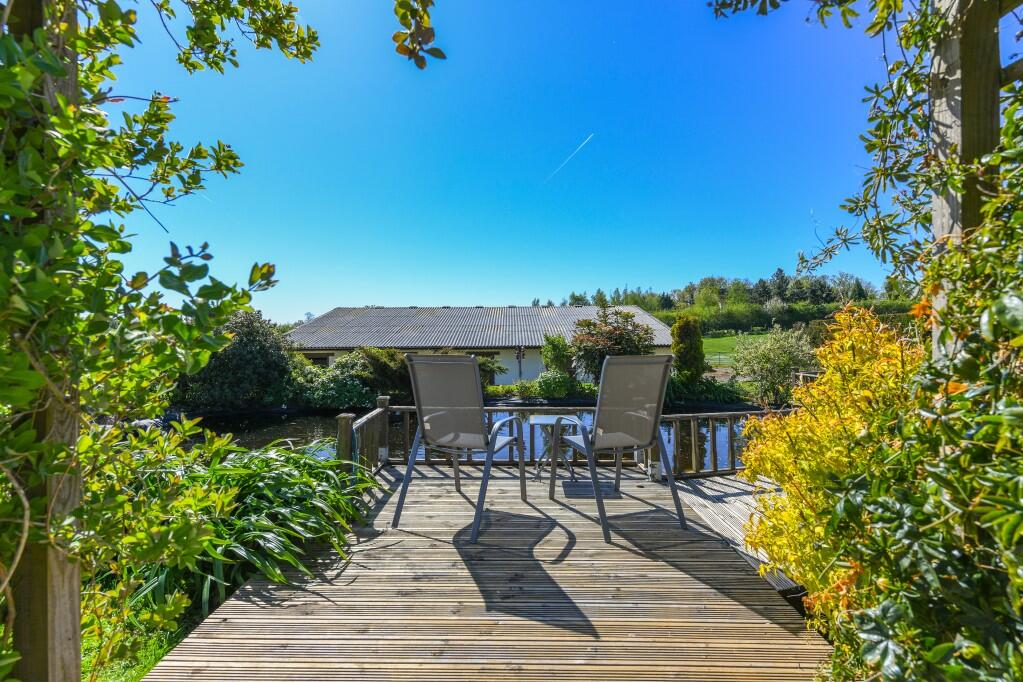 House in Gedling, Burton Joyce - More