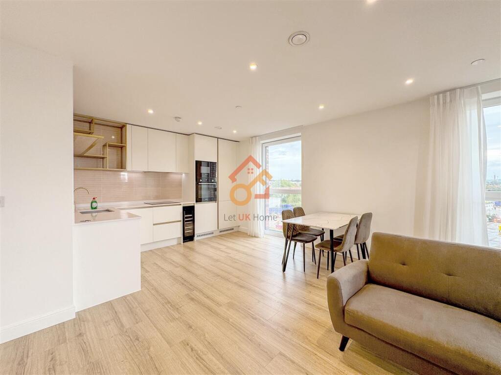Apartment in Harrow - View 4