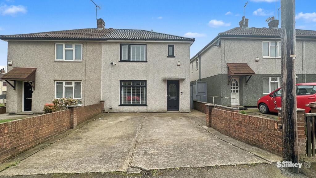 Main image of property: Farndon Way, Mansfield, NG19