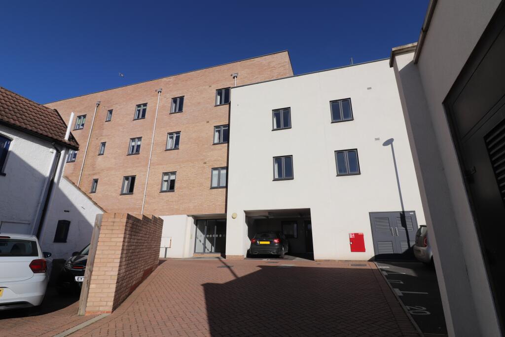 Main image of property: Wharf Road, Chelmsford, CM2 6FS