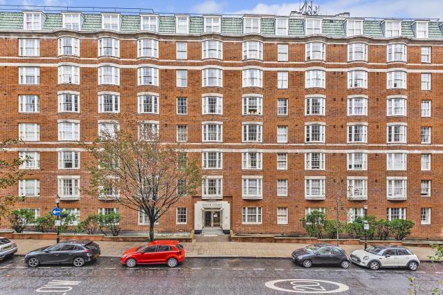 Main image of property: Queensway, London