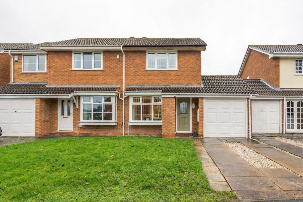 Main image of property: Stoneythorpe Close, Solihull