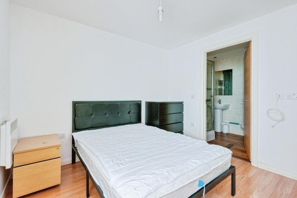 Apartment in Liverpool - More