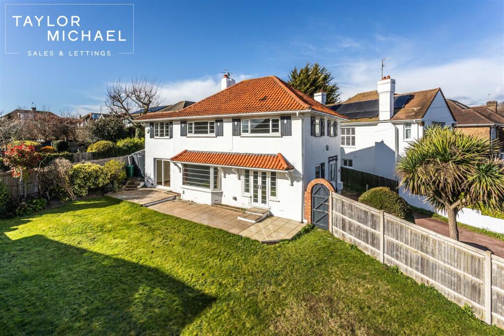 4-bed detached on Woodland Drive, Hove, £950,000