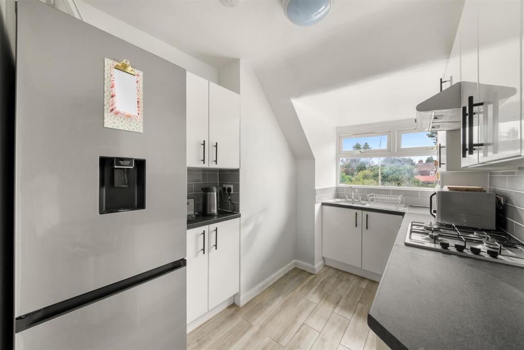 Apartment in Southall - View 4