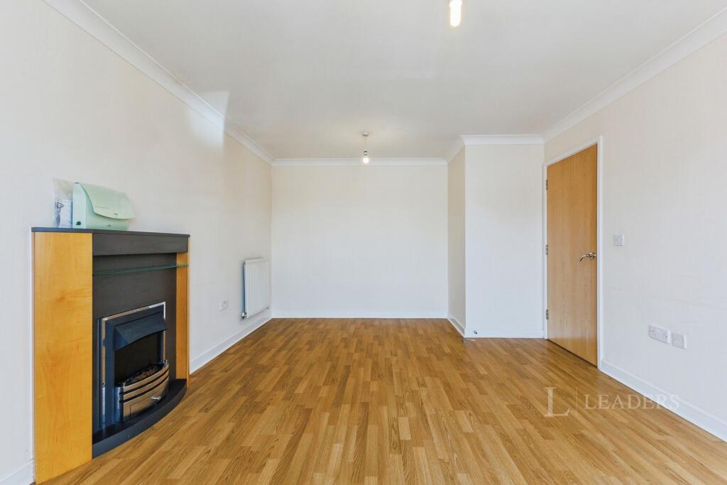 Apartment in Epsom and Ewell, Epsom - View 5