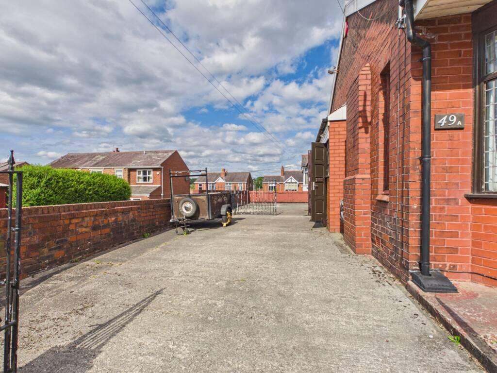Great Acre, Whelley, Wigan WN1 3NR photo 2