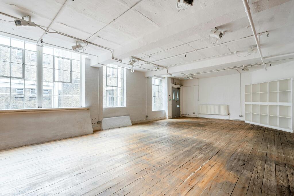 Hoxton St Studios 206 New 4.jpg