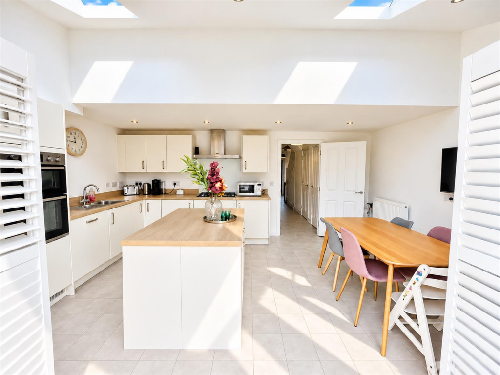 House in Peterborough - View 4