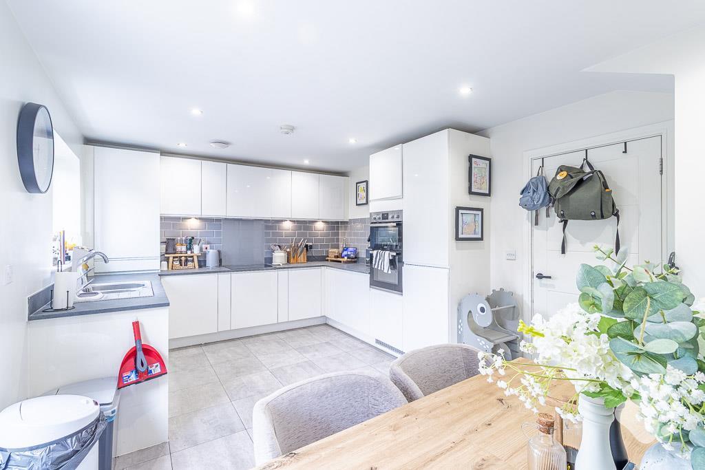 House in Basildon, Essex - View 4
