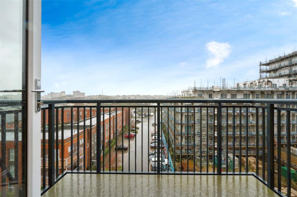 Apartment in Southampton - View 5