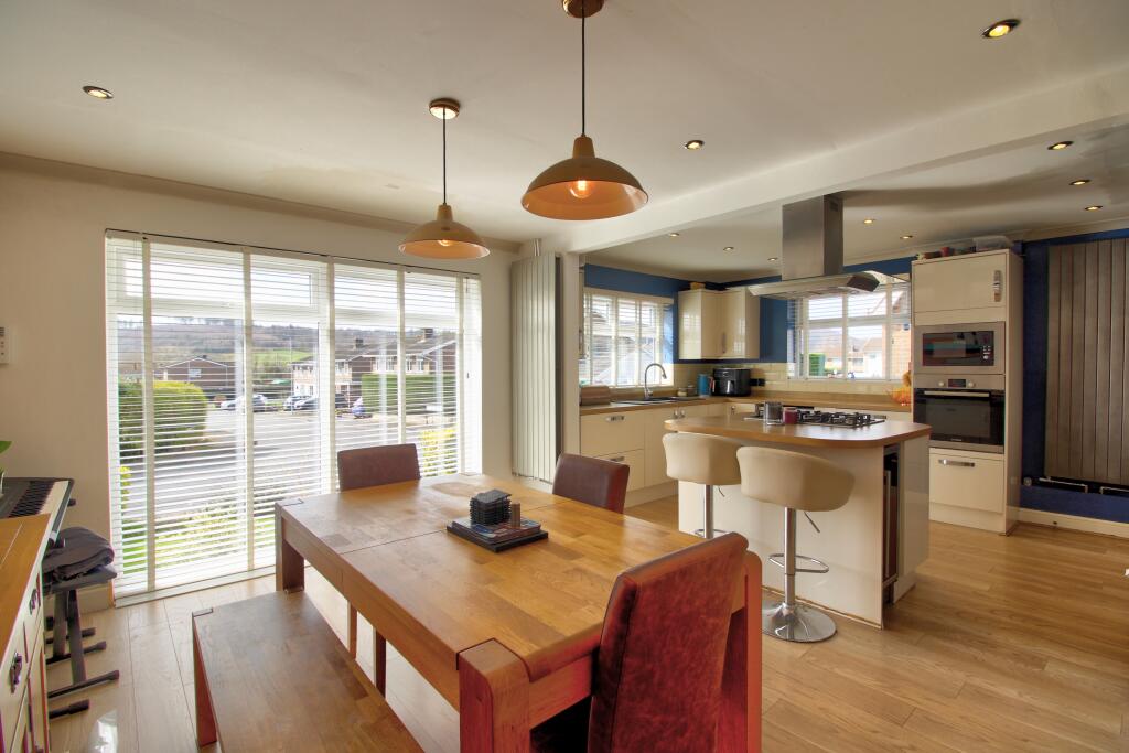 Court Gardens, Newport, NP10 - View 2