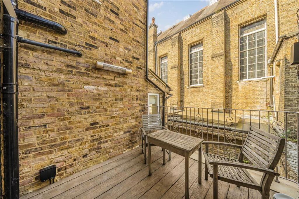 Apartment in London, Hammersmith - View 5