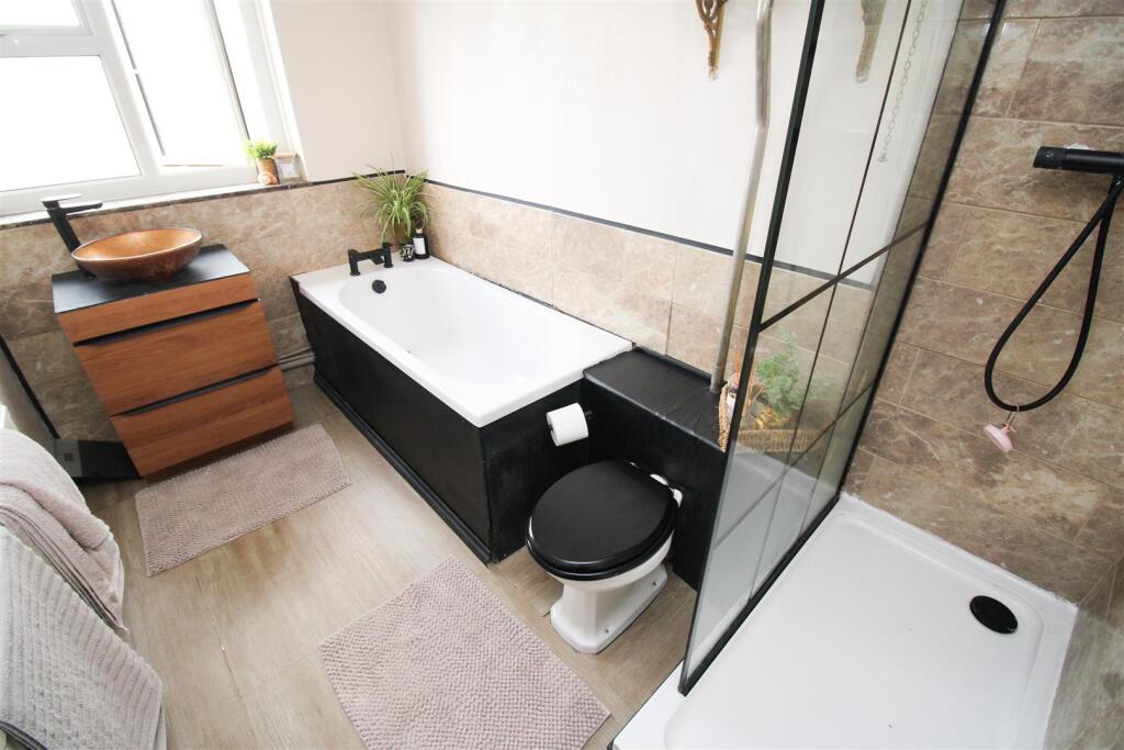Apartment in Harlow, Essex - View 4