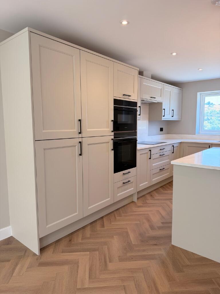 House in Huddersfield - View 4