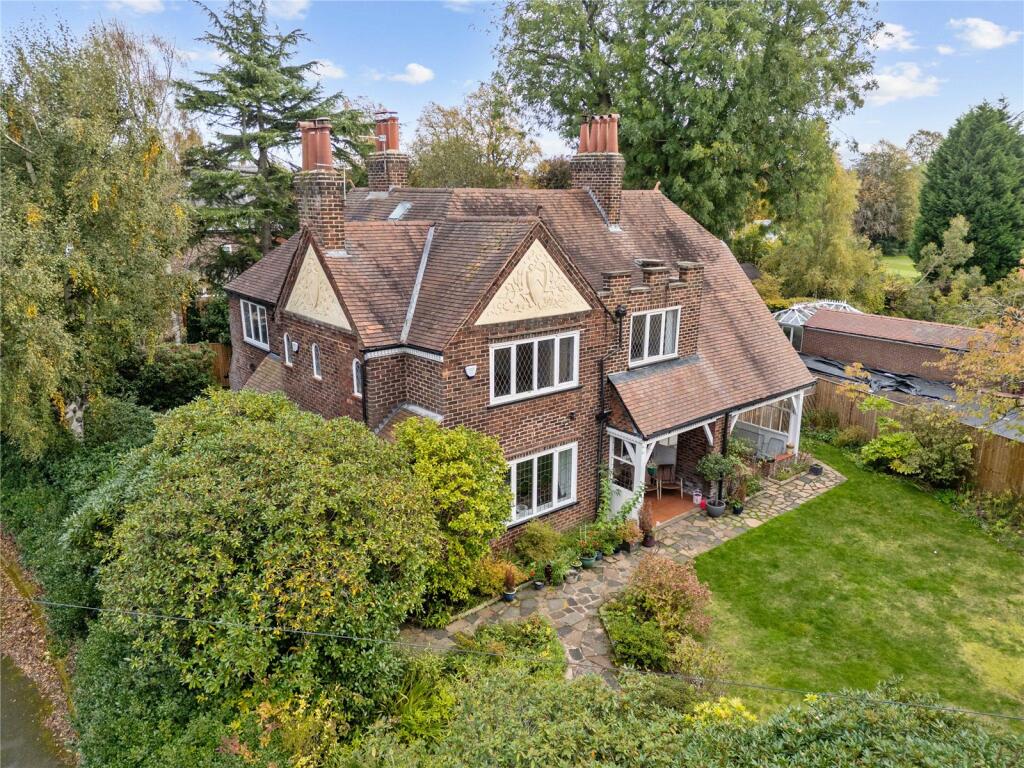 House in Trafford, Hale