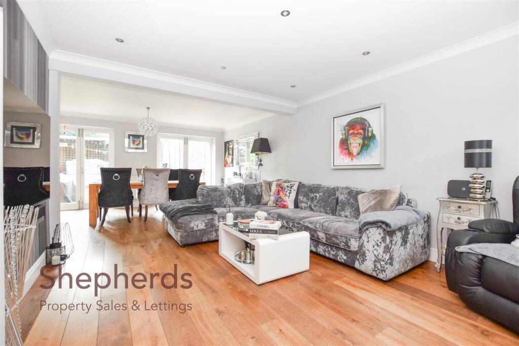 House in Broxbourne, Hertfordshire - View 2