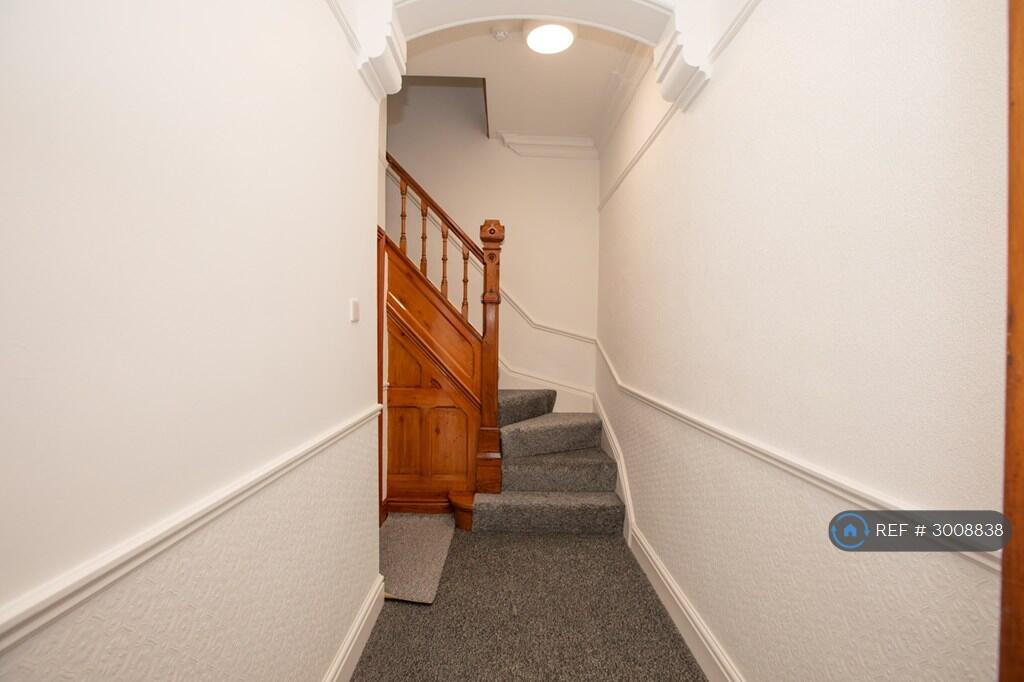 Apartment in Preston - View 5