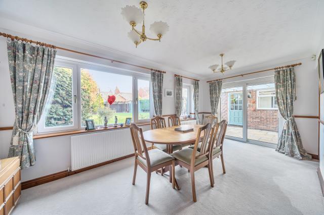 Cotmore Gardens, Thame photo 3