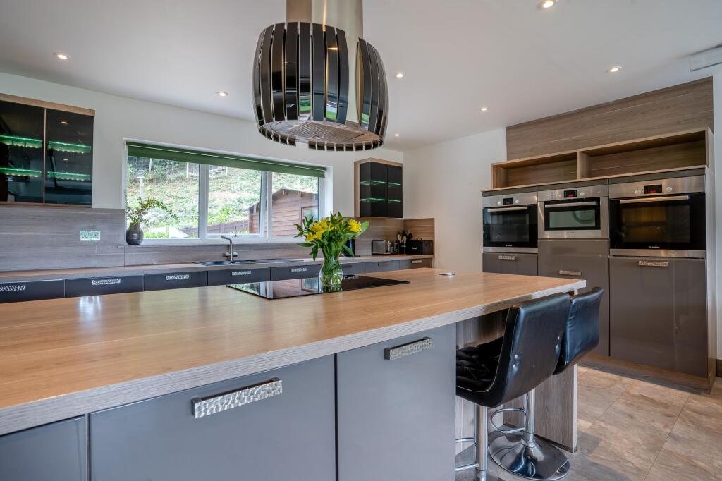 House in Cardiff, Gelligaer - More