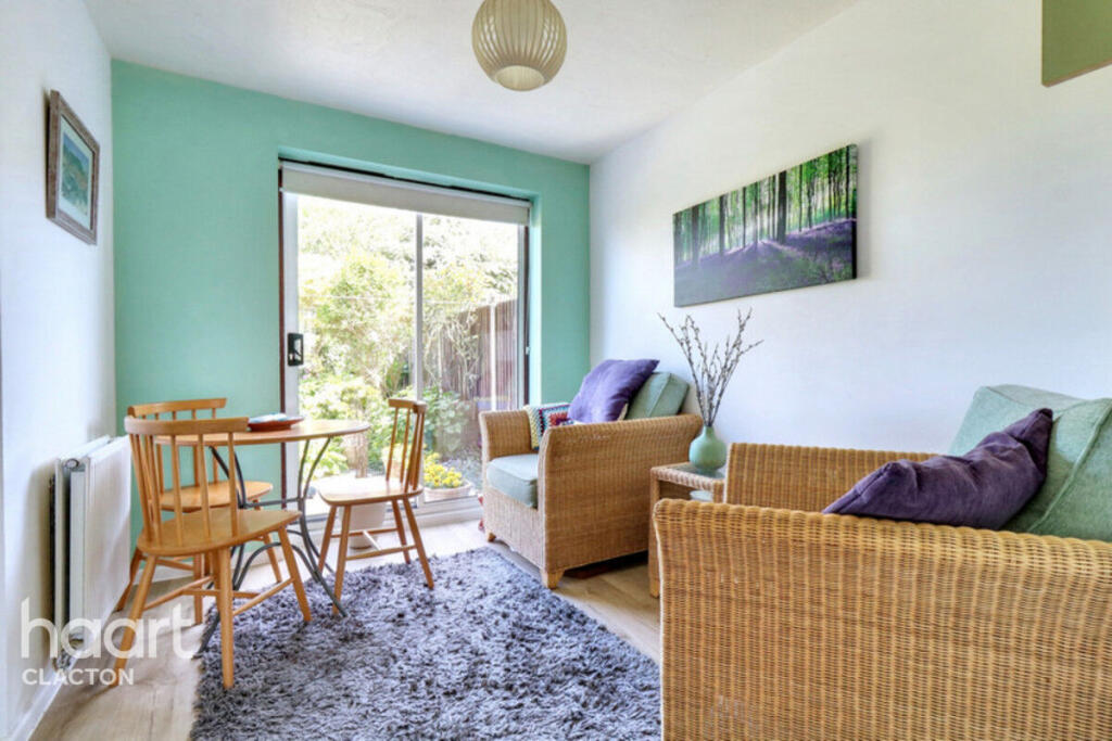 House in Clacton-on-Sea, Great Clacton - View 3