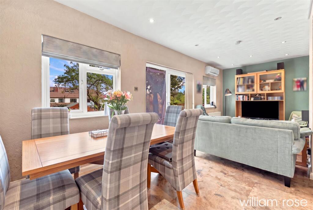 House in Ilford - More