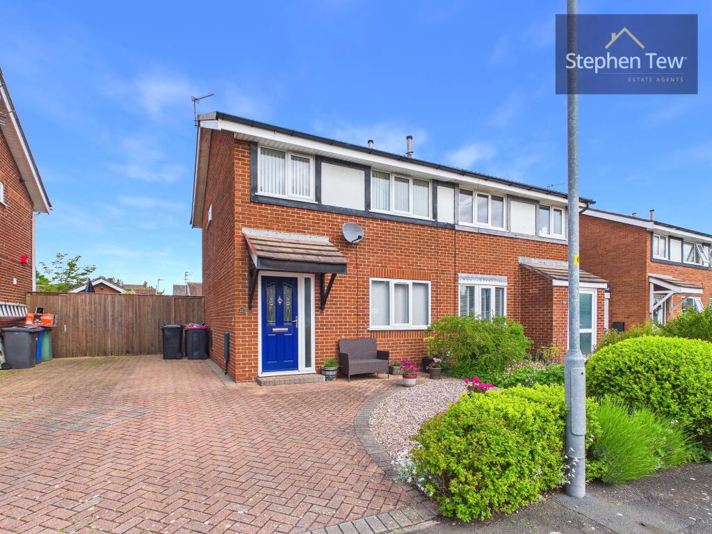 3-bed semi-detached on The Rowans, Poulton-Le-Fylde, FY6, £175,000