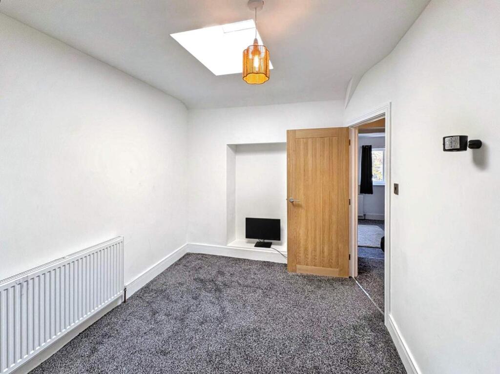 House in RCT, Treherbert - View 5