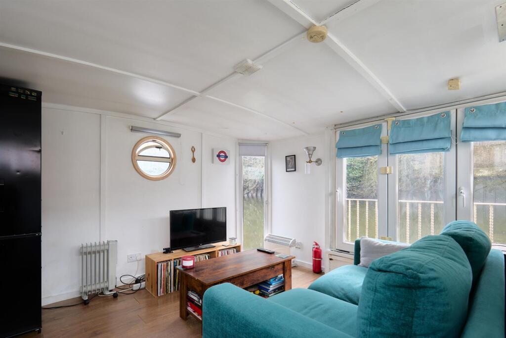 House in London - View 2