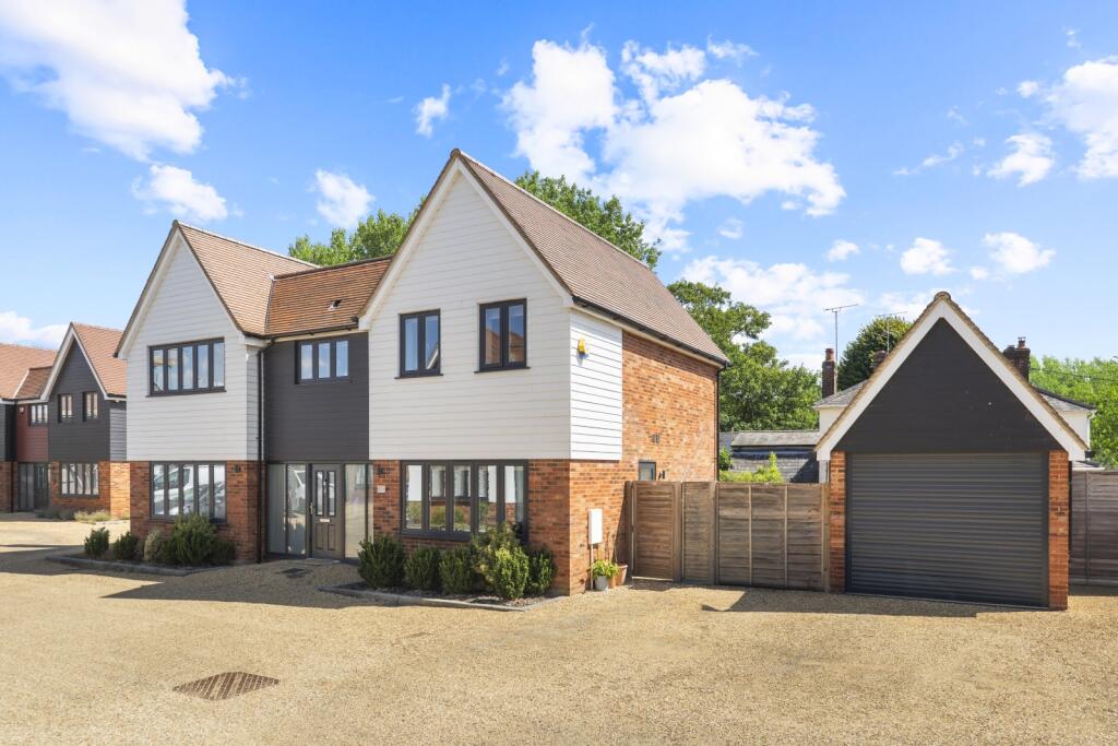 Main image of property: Chelmsford Road, White Roding, Dunmow, Essex, CM6