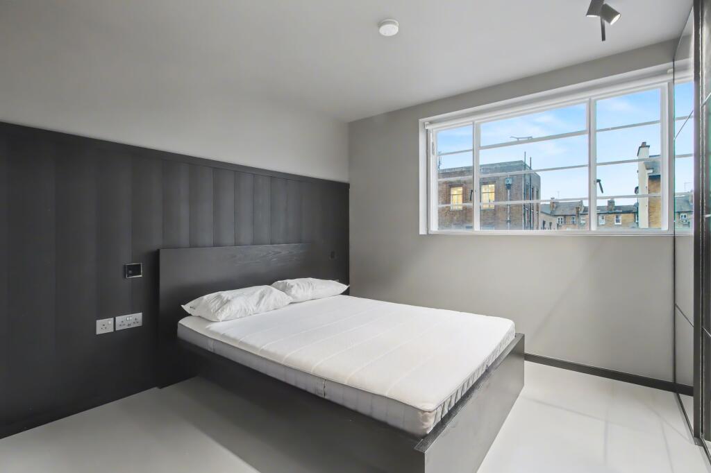 Apartment in London - View 5