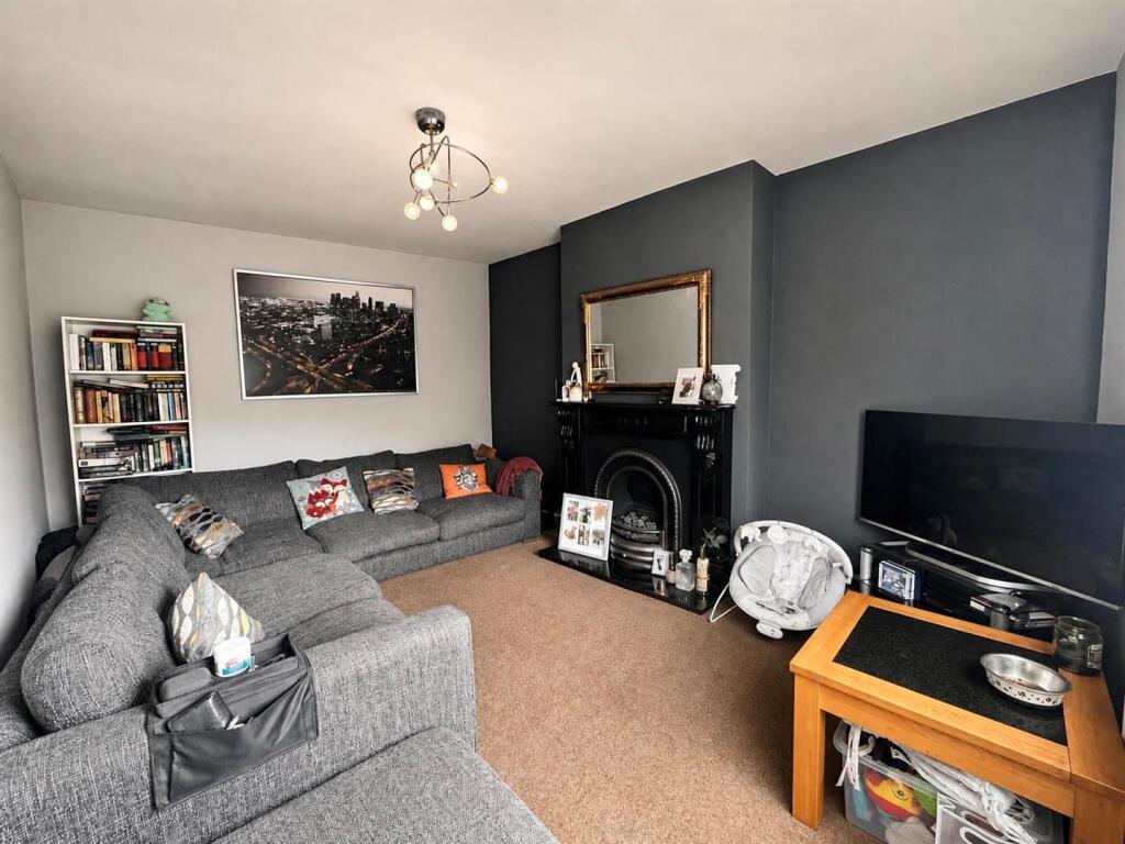 House in Halifax - View 3