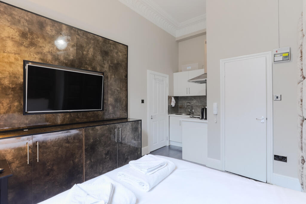 Studio flat for rent