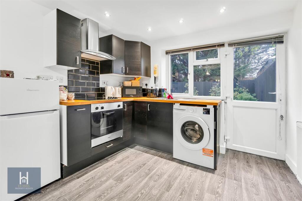 Windsor Drive, Yate photo 4