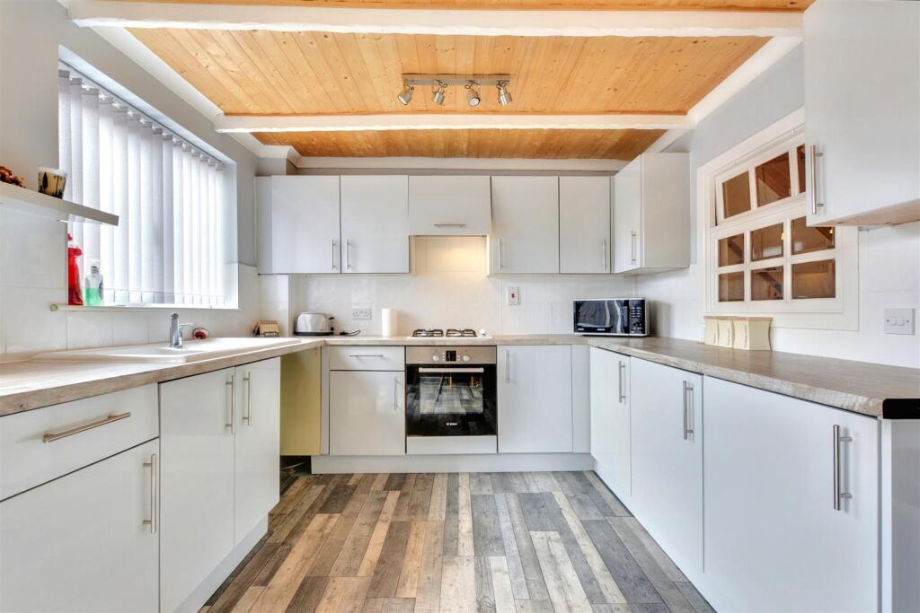 House in Nottingham, Top Valley - View 2