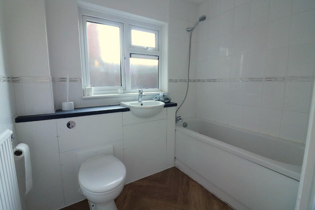 Apartment in Luton, High Town - View 4