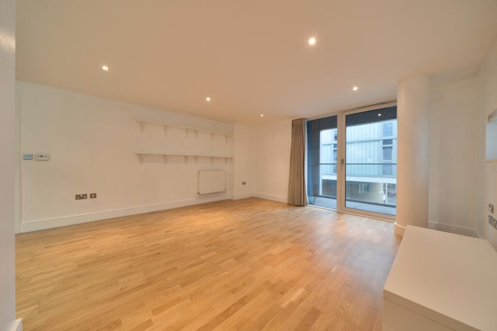Apartment in London, Royal Borough of Greenwich - More