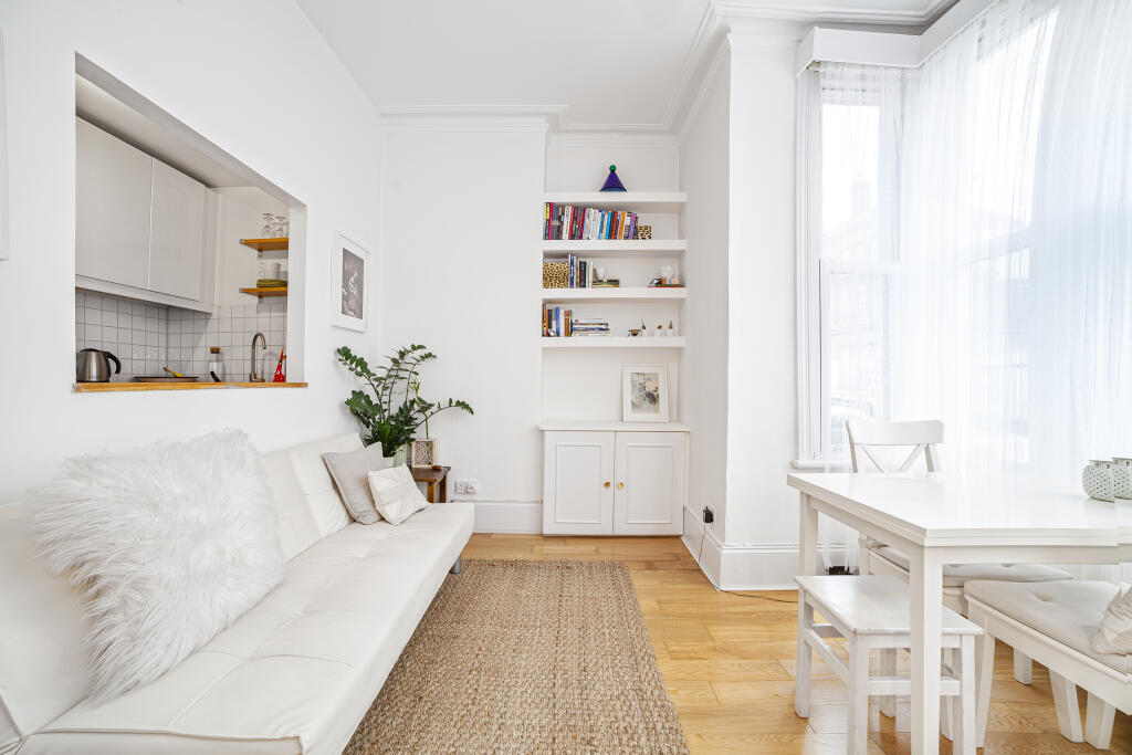 Apartment in London - View 3