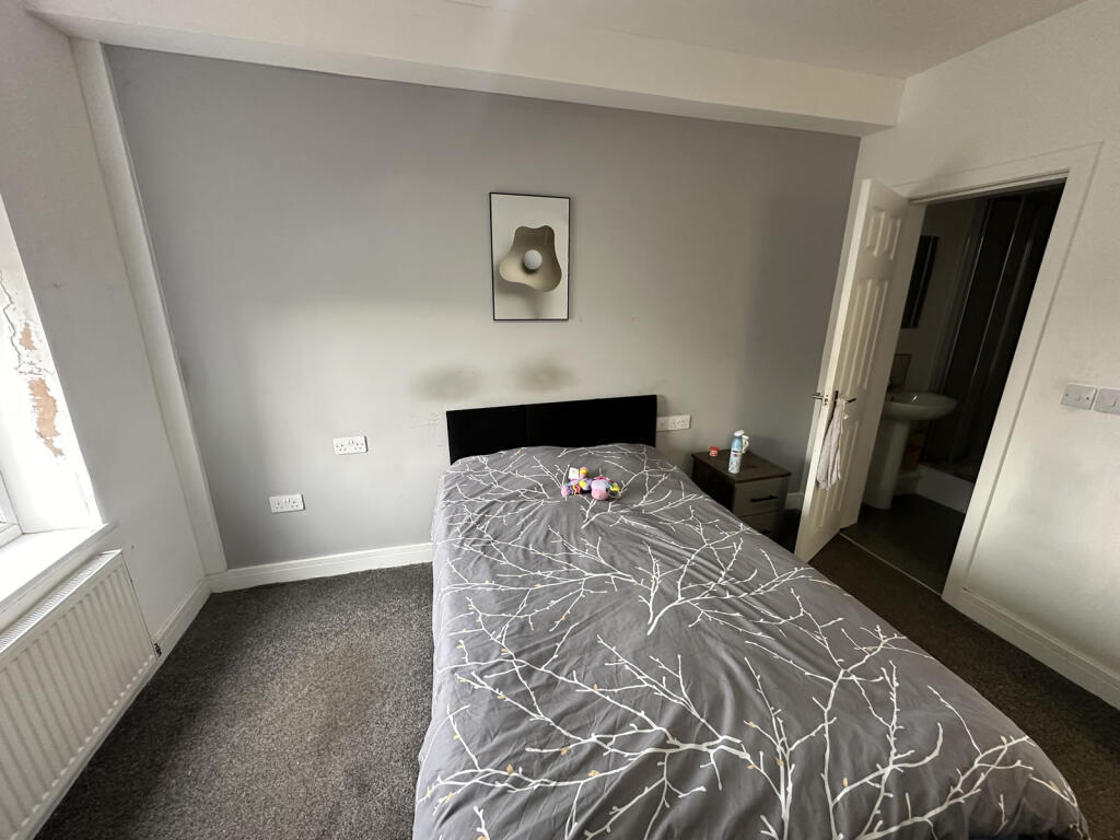 Verney Road, Royton, OL2 6AZ photo 3