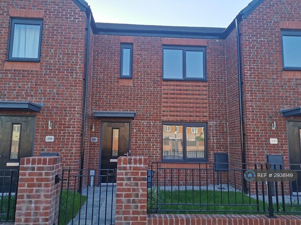 Main image of property: Oldham Road, Manchester, M40